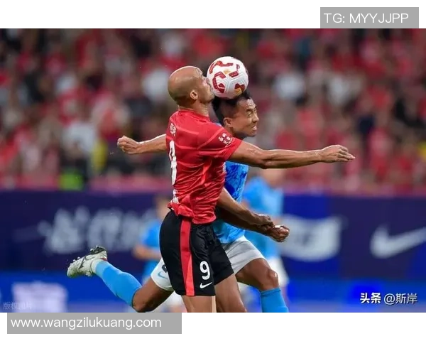 蓉城足球俱乐部核心球星闪耀赛场引领球队奋勇前进